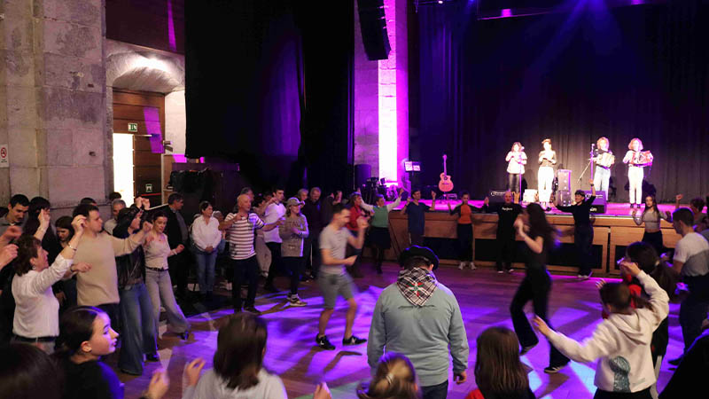 Korrika: Trikigiro + Azax